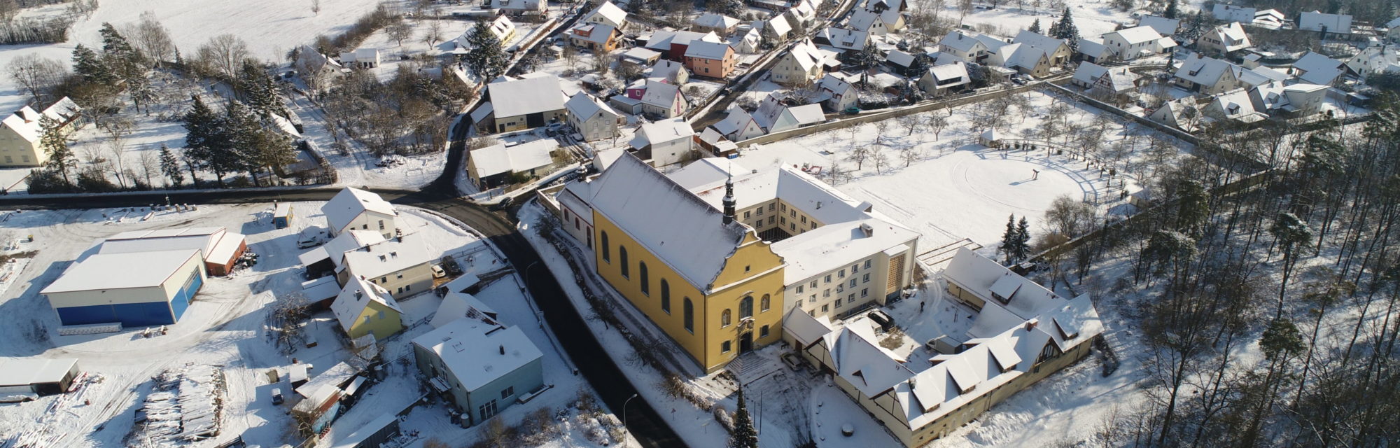 Kloster Schwarzenberg bei Schnee