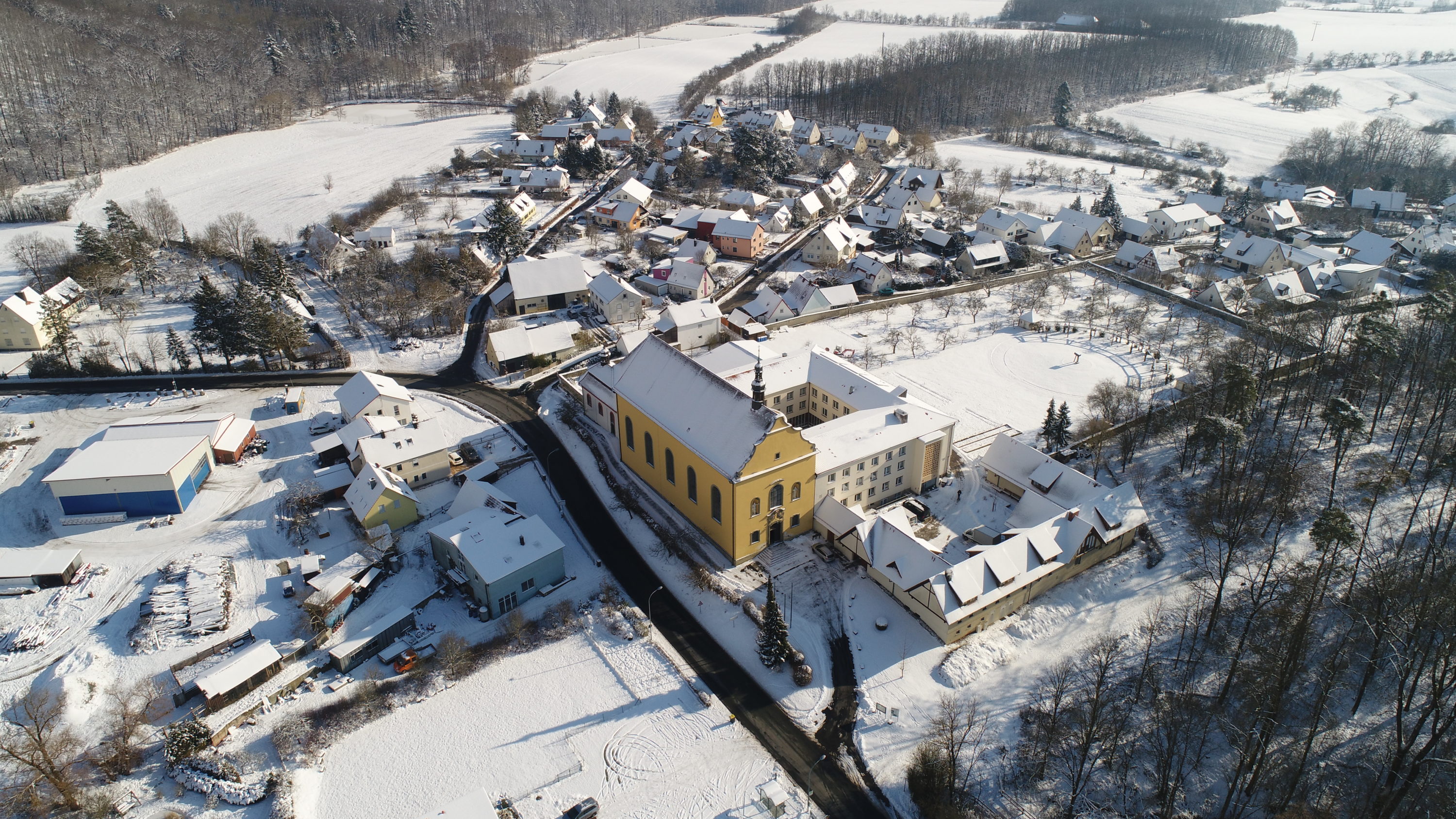 Kloster Schwarzenberg bei Schnee