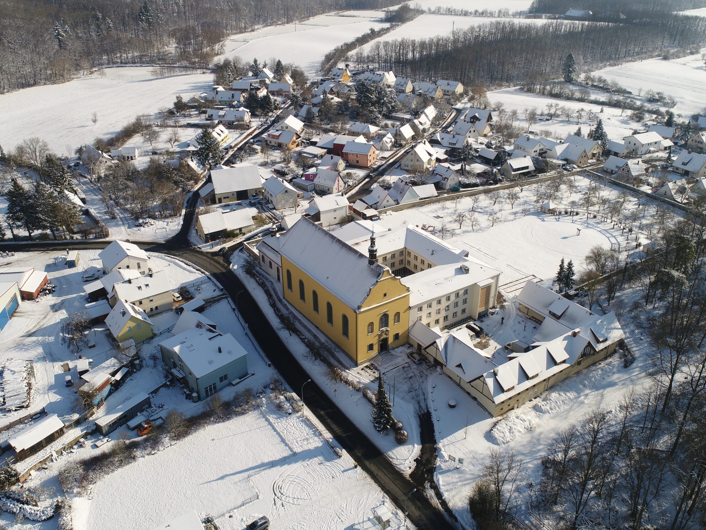 Kloster Schwarzenberg bei Schnee
